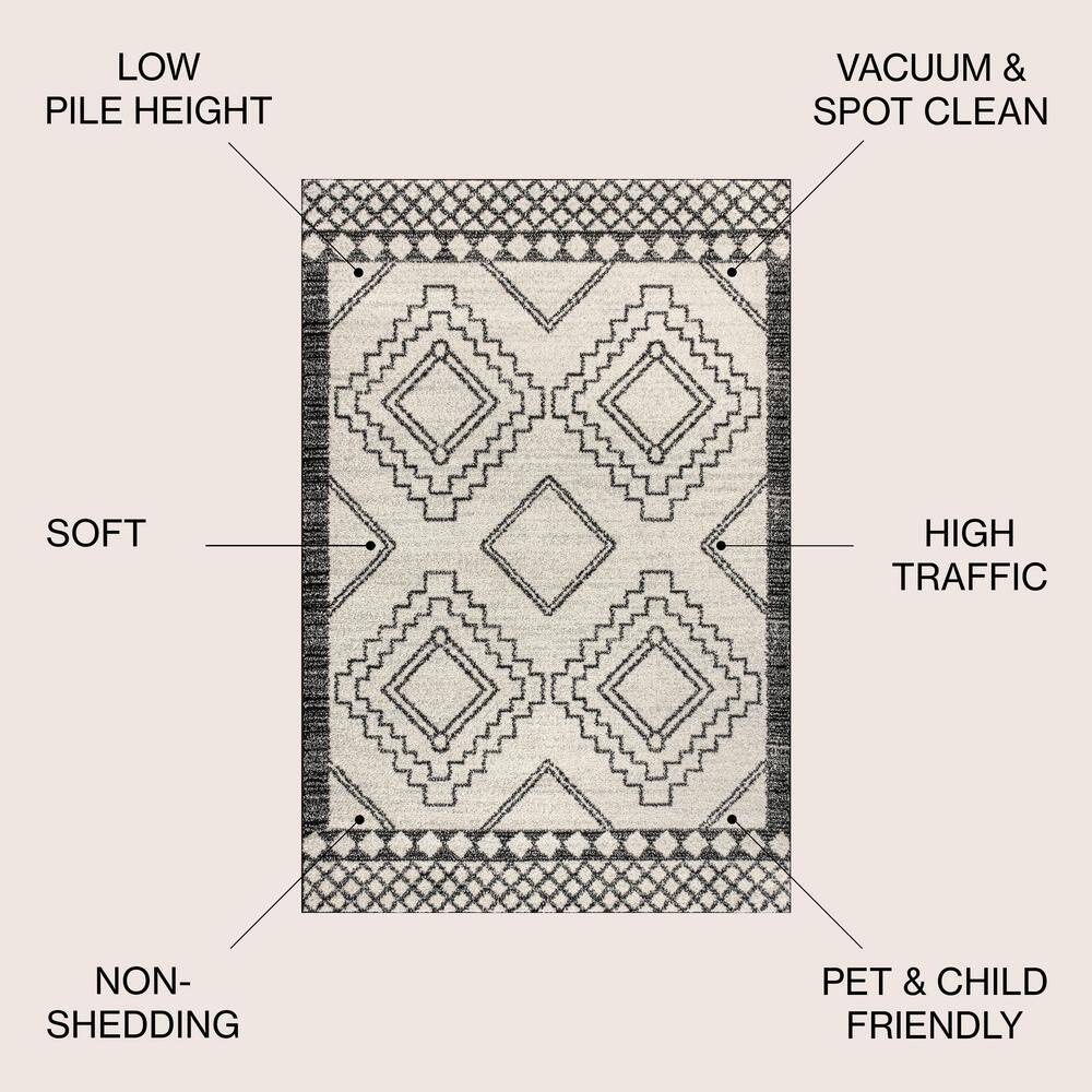 Moroccan Geometric 8' x 10' Black and Cream Reversible Area Rug