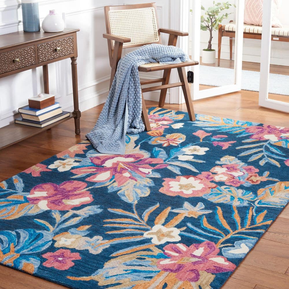 Handmade Blue Floral Wool Area Rug, 4' x 6'