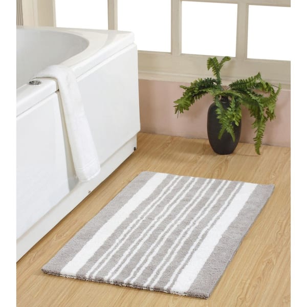 Delran 24 in. x 40 in. Soft Silver Cotton Tufted Reversible Bath Rug